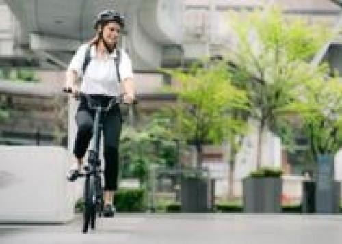 vrouw-op-fiets.jpg